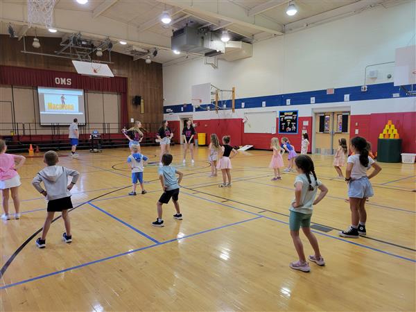 WHS Dance leads OMS PE classes